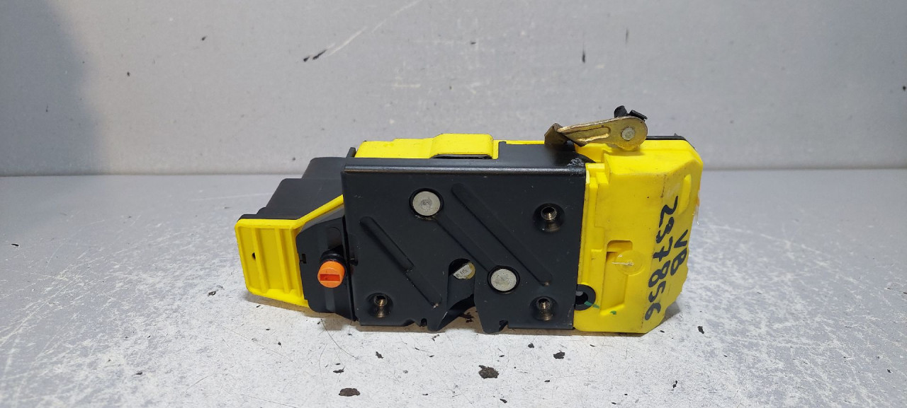 DIJELOVI BRAVA VRATA VOLVO S60 > 05-10 30699754