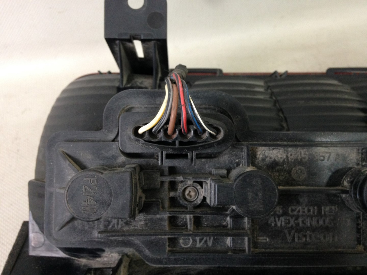 DIJELOVI STOP SVJETLO VW CADDY > 03-10 2K0945111A