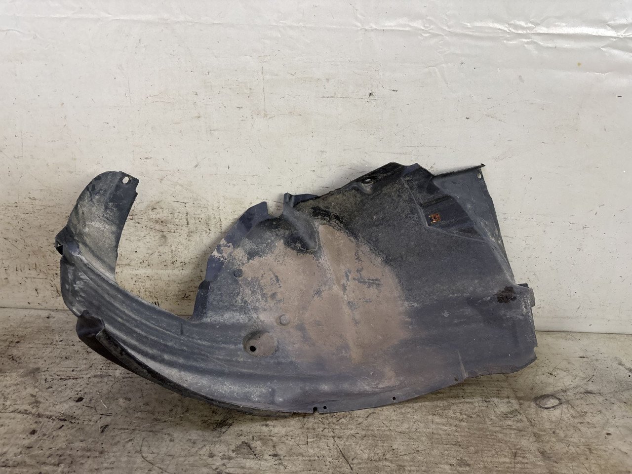 UNUTRASNJI BLATOBRAN BMW SERIJA 3 (E90/E91) > 09-11 705