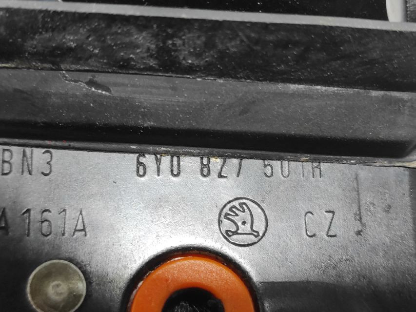 DIJELOVI BRAVA GEPEKA SKODA FABIA > 04-07 6Y0827501H
