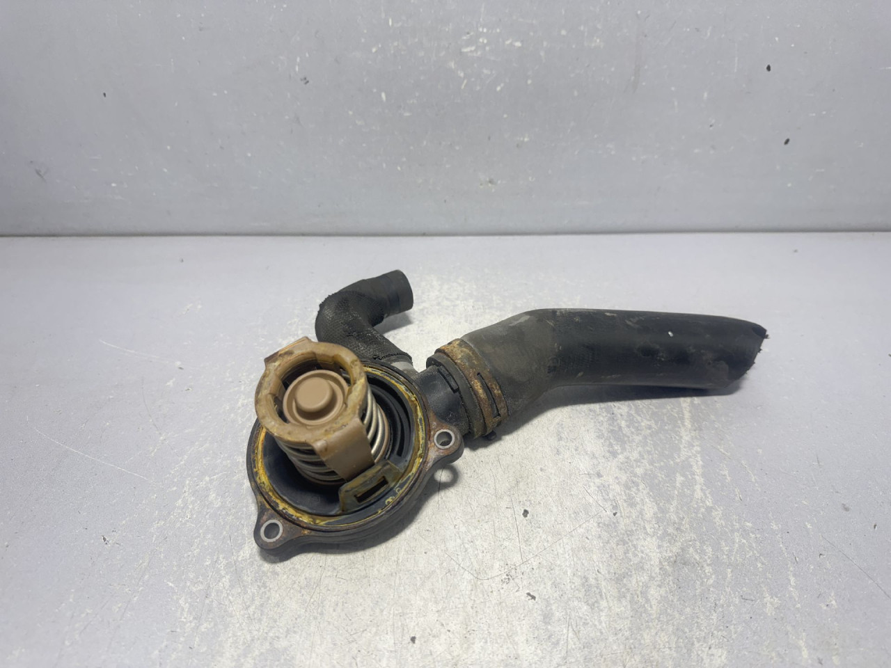 DIJELOVI TERMOSTAT VW TOUAREG > 07-10 3.0 059121111AA