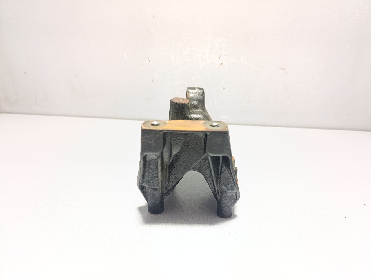 DIJELOVI NOSAC AUDI A6 4G > 14-18 04L131159C