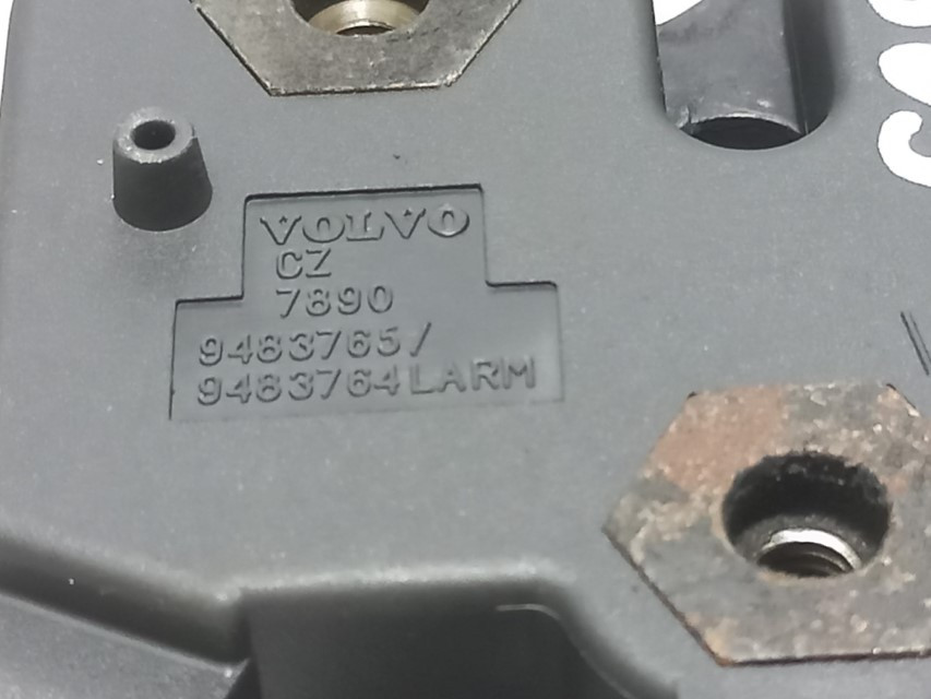 DIJELOVI BRAVA HAUBE VOLVO S70/V70 > 00-04 9483765