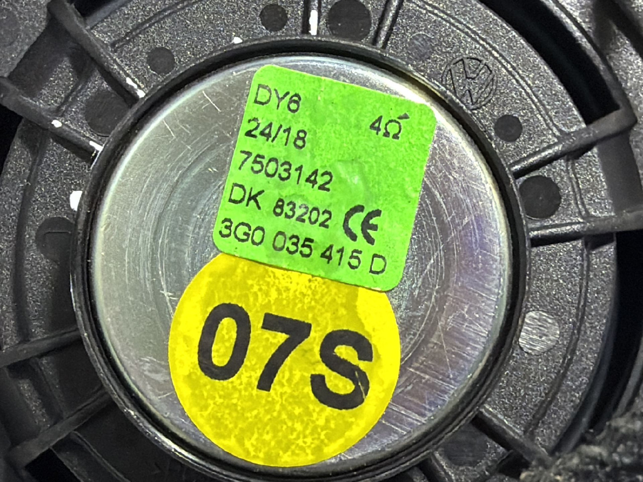 DIJELOVI ZVUCNIK VW PASSAT B8 > 14-19 2.0 3G0035415D