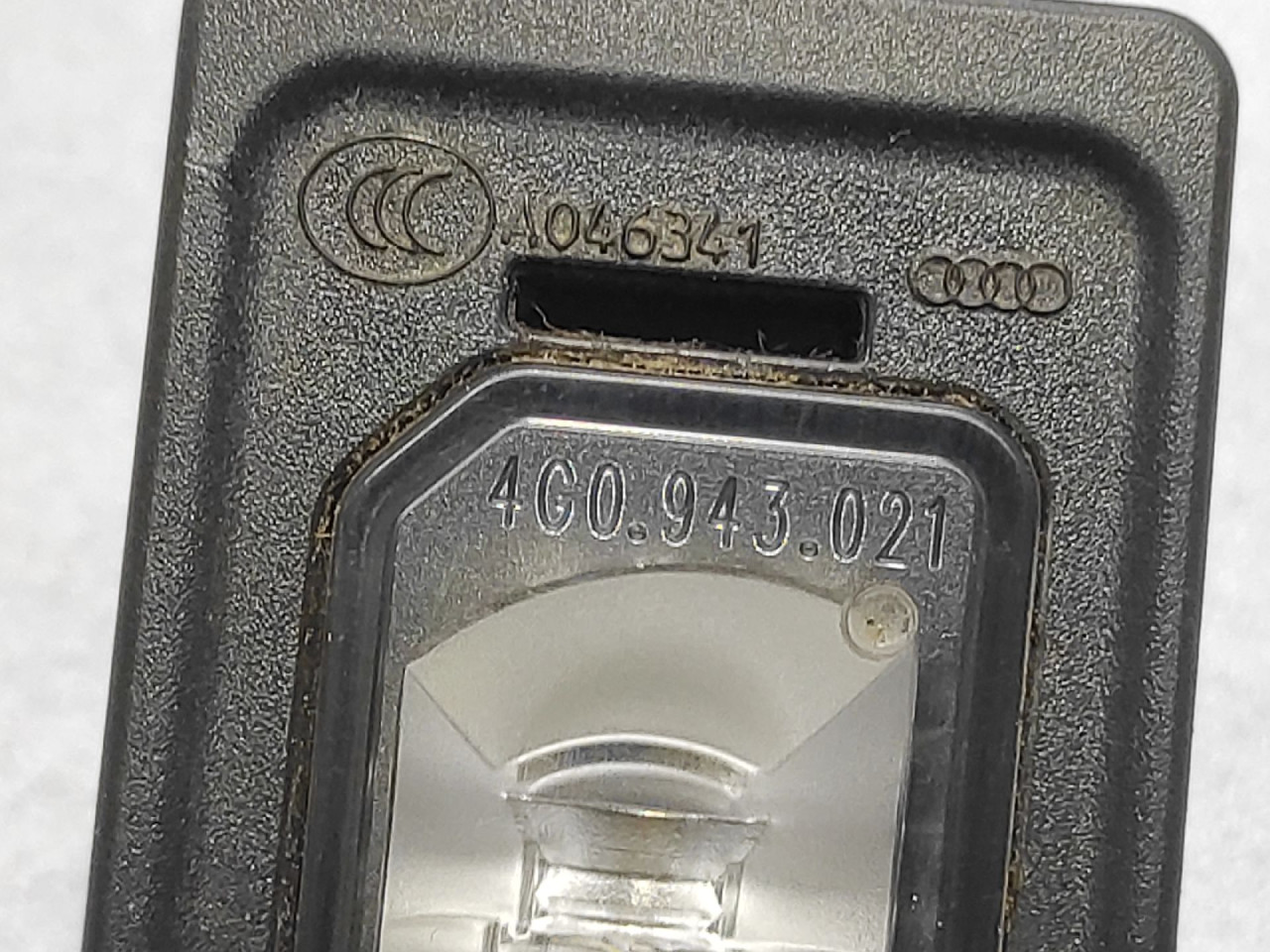 RASVJETA TABLICA AUDI A4 (B8) > 12-15 4G0943021