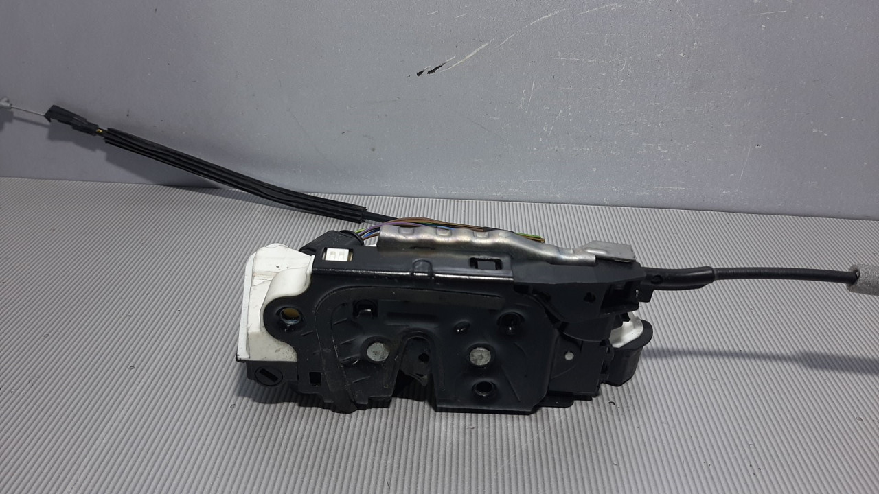 DIJELOVI BRAVA VRATA VW TIGUAN > 07-11 5N0839016D