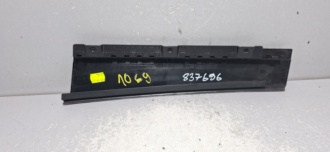 DIJELOVI LAJSNA AUDI Q2 > 20- 81A839901