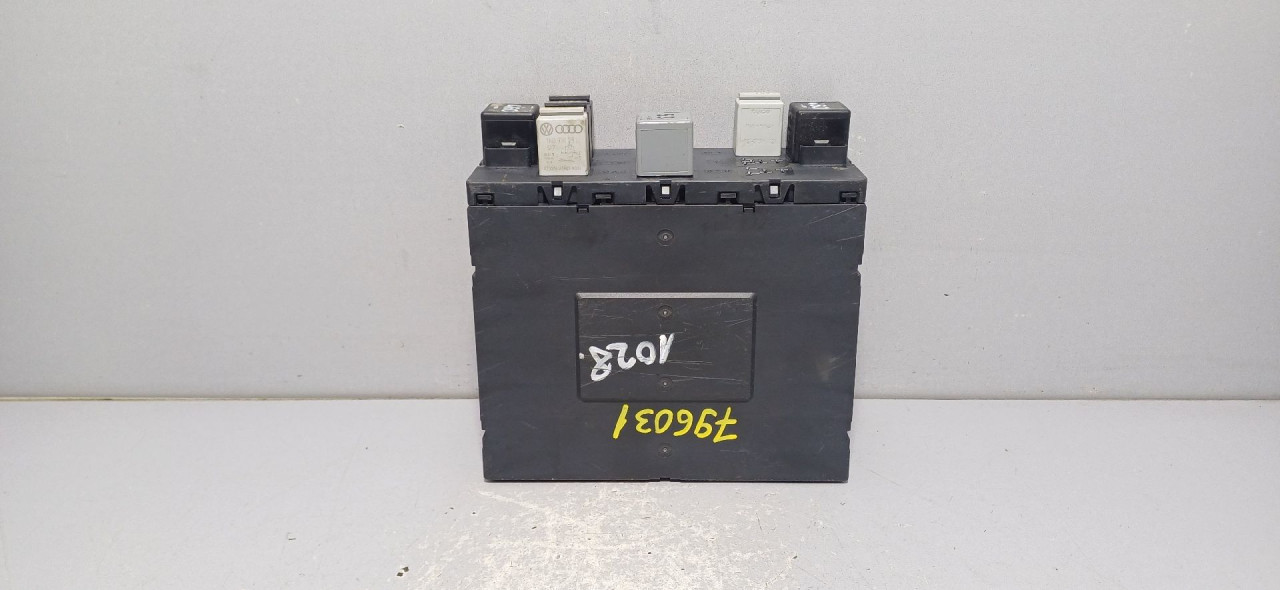 DIJELOVI BCM ELEKTRONIKA VW PASSAT B6 > 05-10 2.0 3C0937049AE