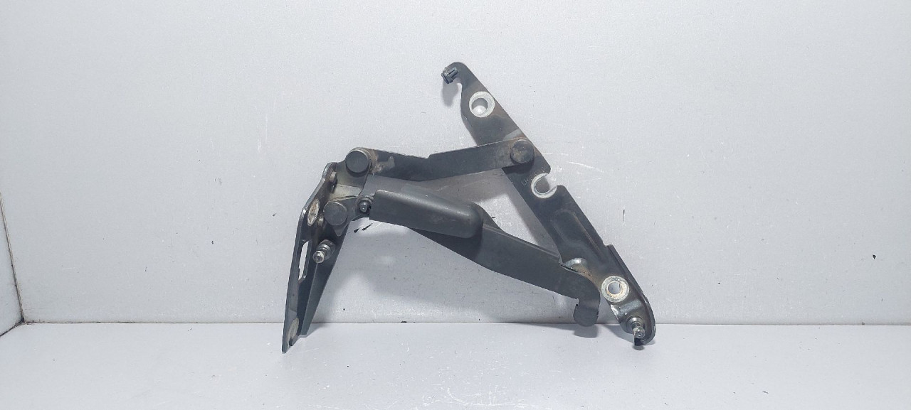 DIJELOVI BAGLAMA GEPEKA AUDI A6 > 08-11 4F5827301E