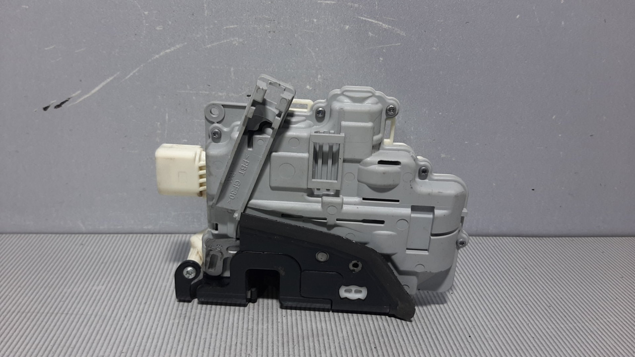 DIJELOVI BRAVA VRATA AUDI Q7 > 06-09 3C1837016A