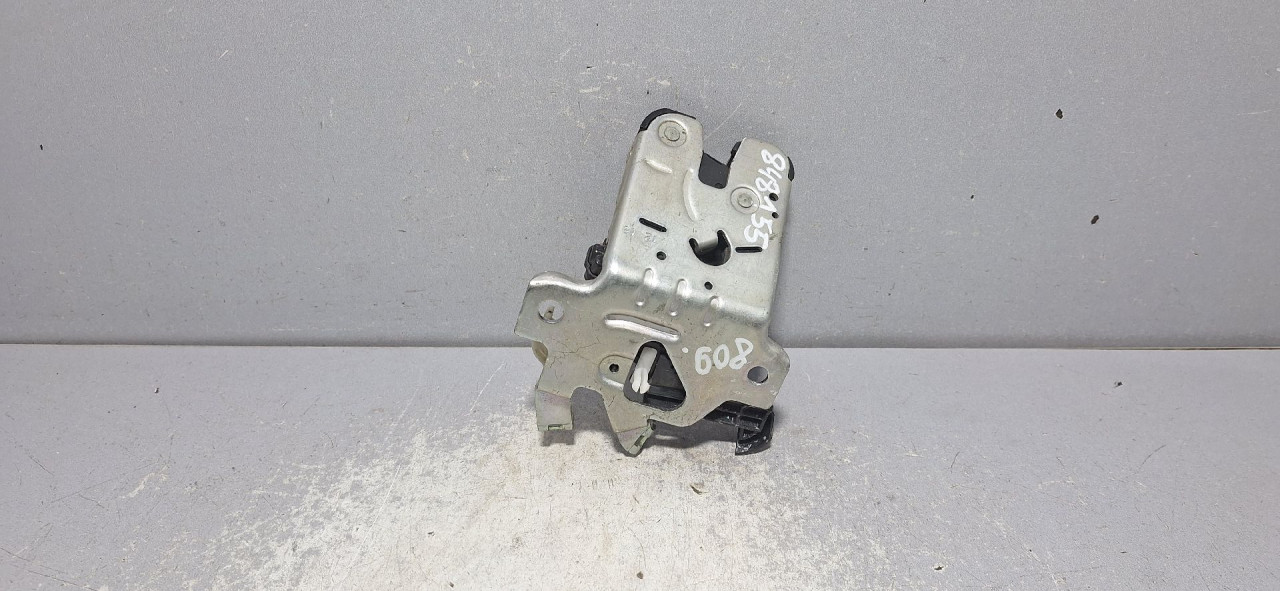 DIJELOVI BRAVA GEPEKA AUDI A4 (B9) > 15-18 2.0 8W0827503
