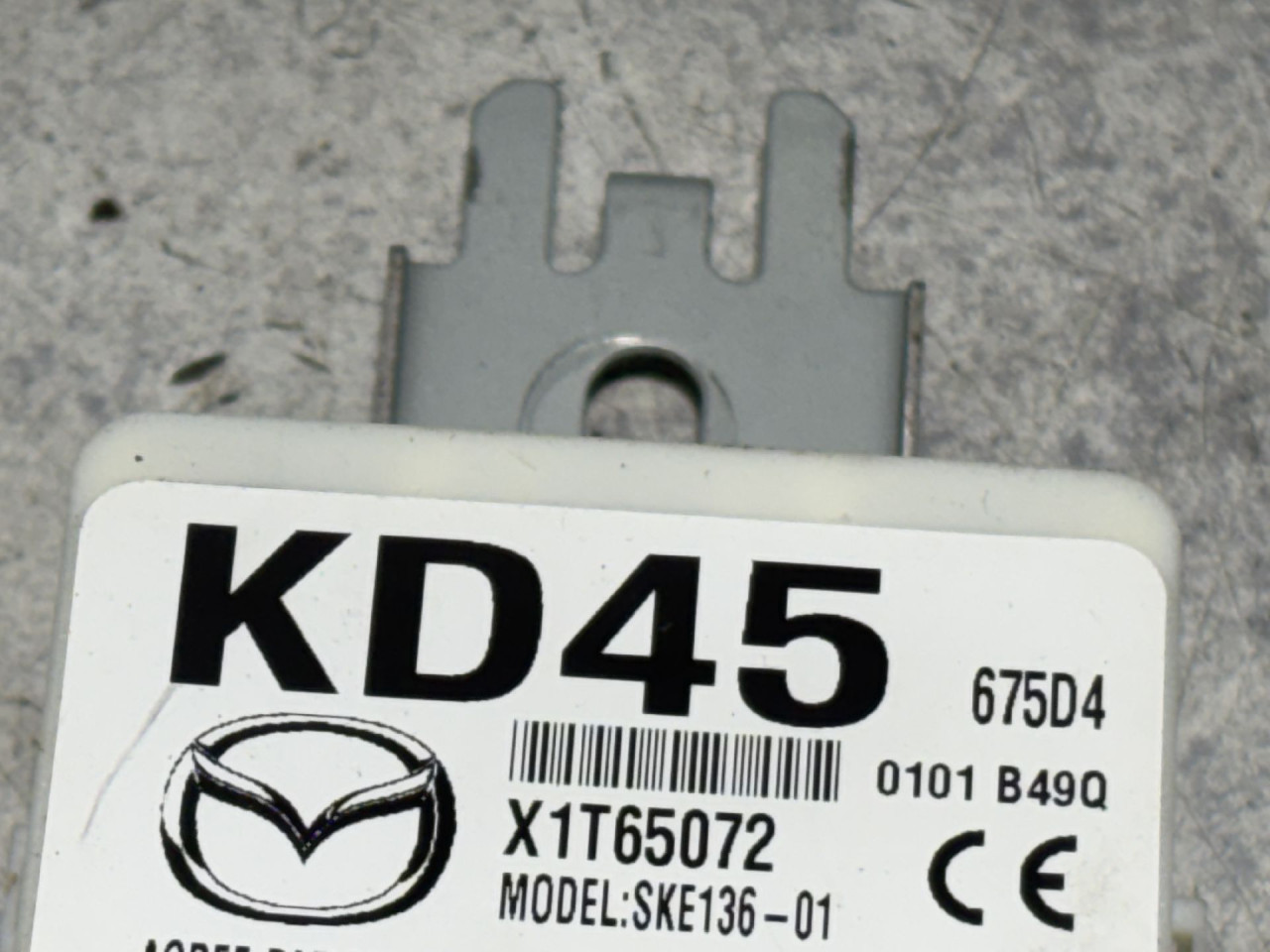 DIJELOVI ANTENA MAZDA 3 > 13-16 KD45675D4