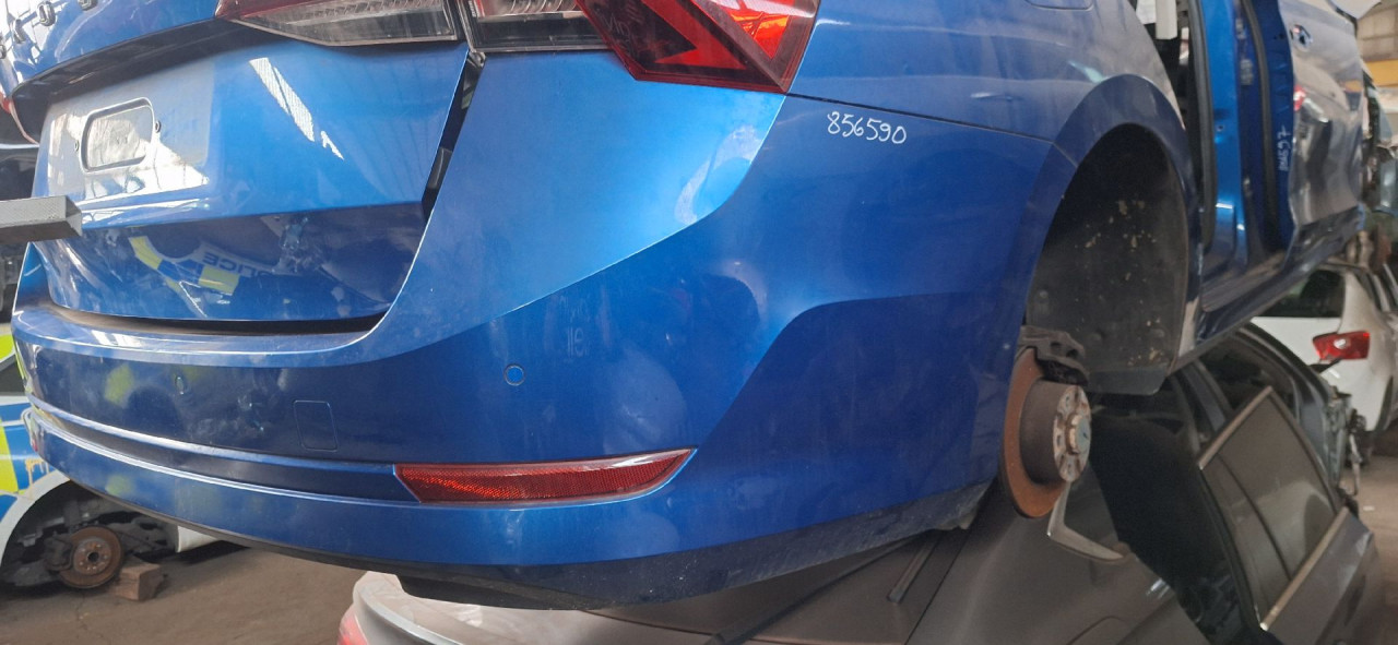 DIJELOVI BRANIK SKODA OCTAVIA > 19- 5E7807421