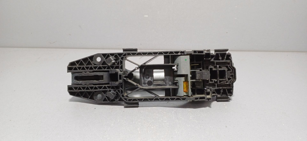 DIJELOVI RUCKA VRATA VW SHARAN > 10- 5L0837885C