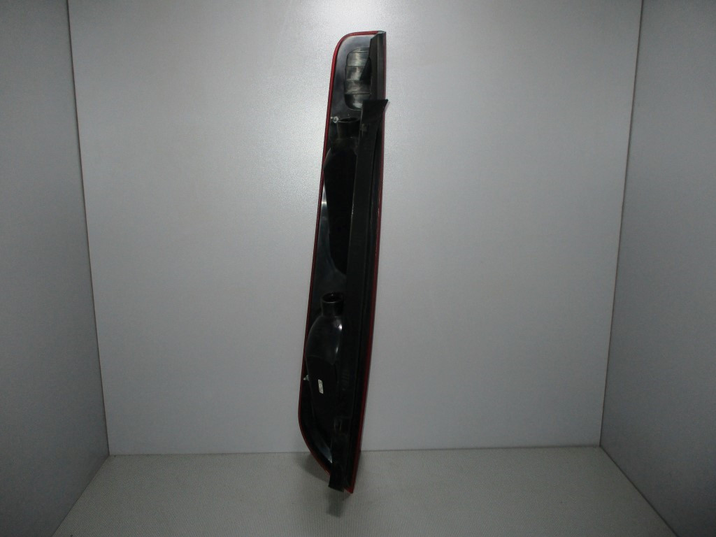 DIJELOVI STOP SVJETLO FORD FOCUS > 05-07 FD424016