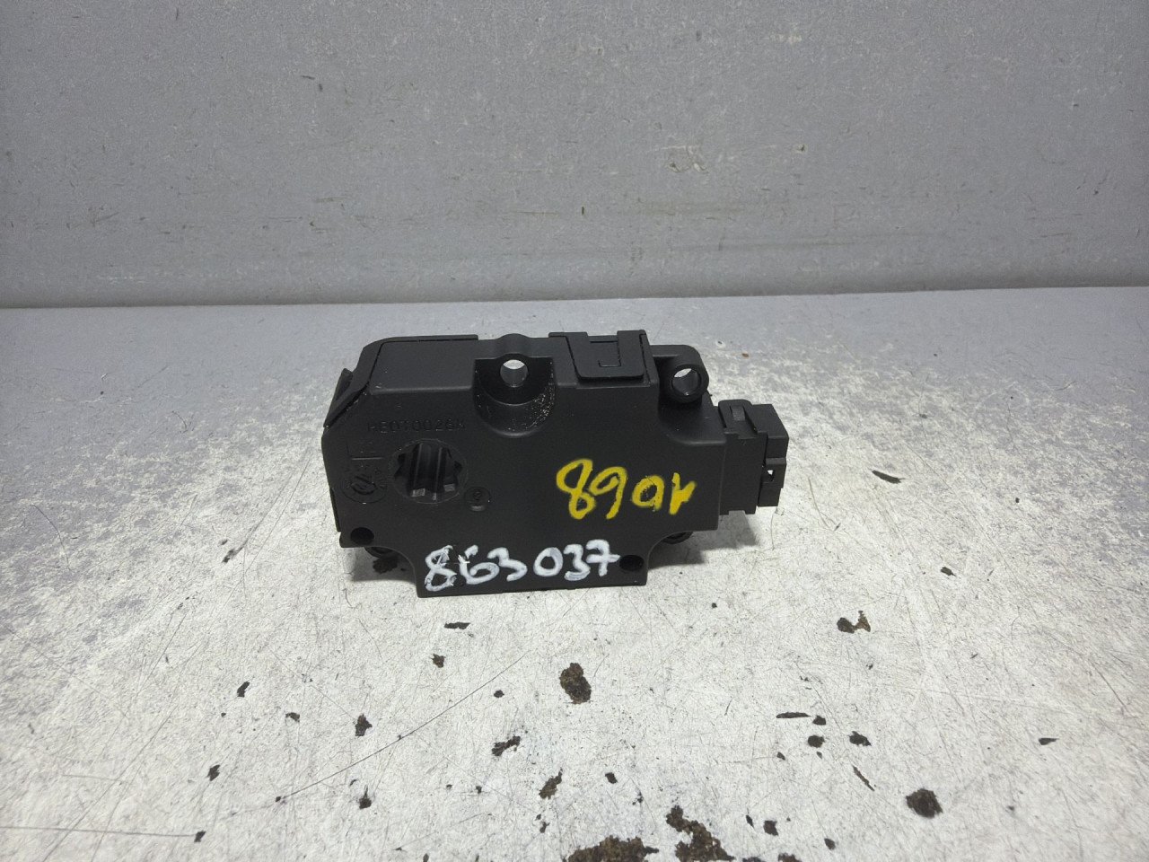 DIJELOVI MOTORIC KLAPNE AUDI A4 (B9) > 15-18 2.0 ZBAT0084D03