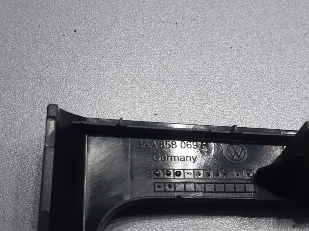 DIJELOVI BLENDA VW PASSAT B7 > 10-14 3AA858069H