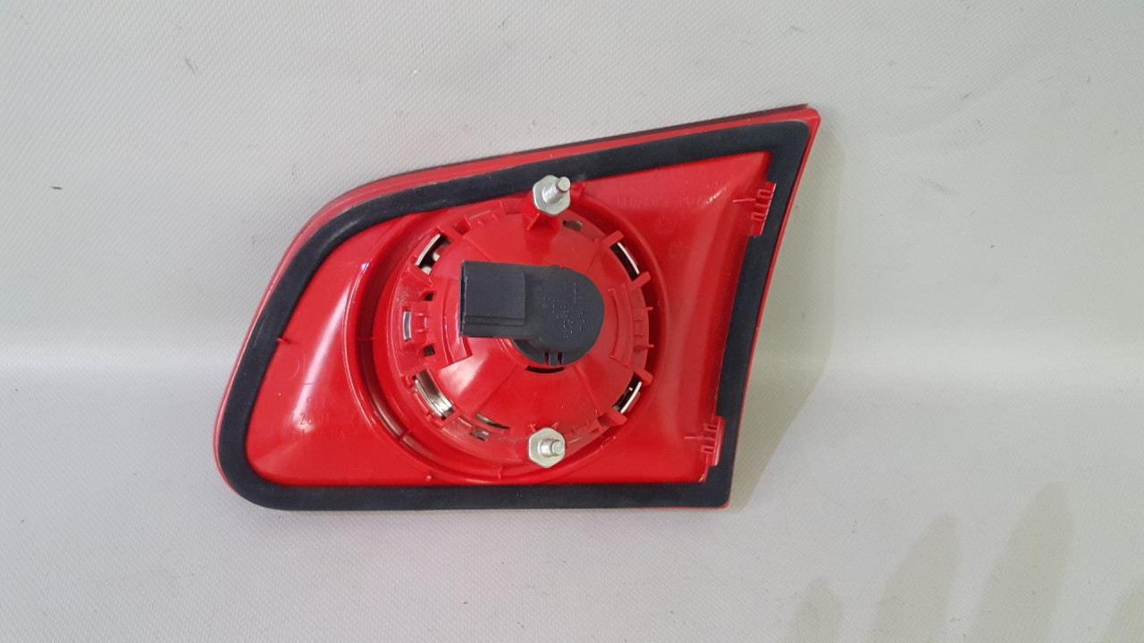 STOP SVJETLO VW PASSAT B6 > 05-10 VW054015 3C9945093