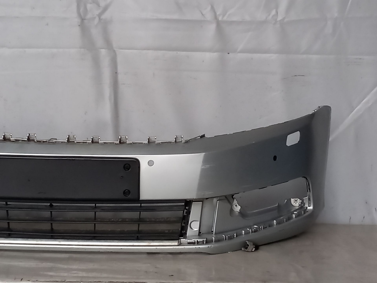 DIJELOVI BRANIK VW PASSAT B7 > 10-14 3AA807221