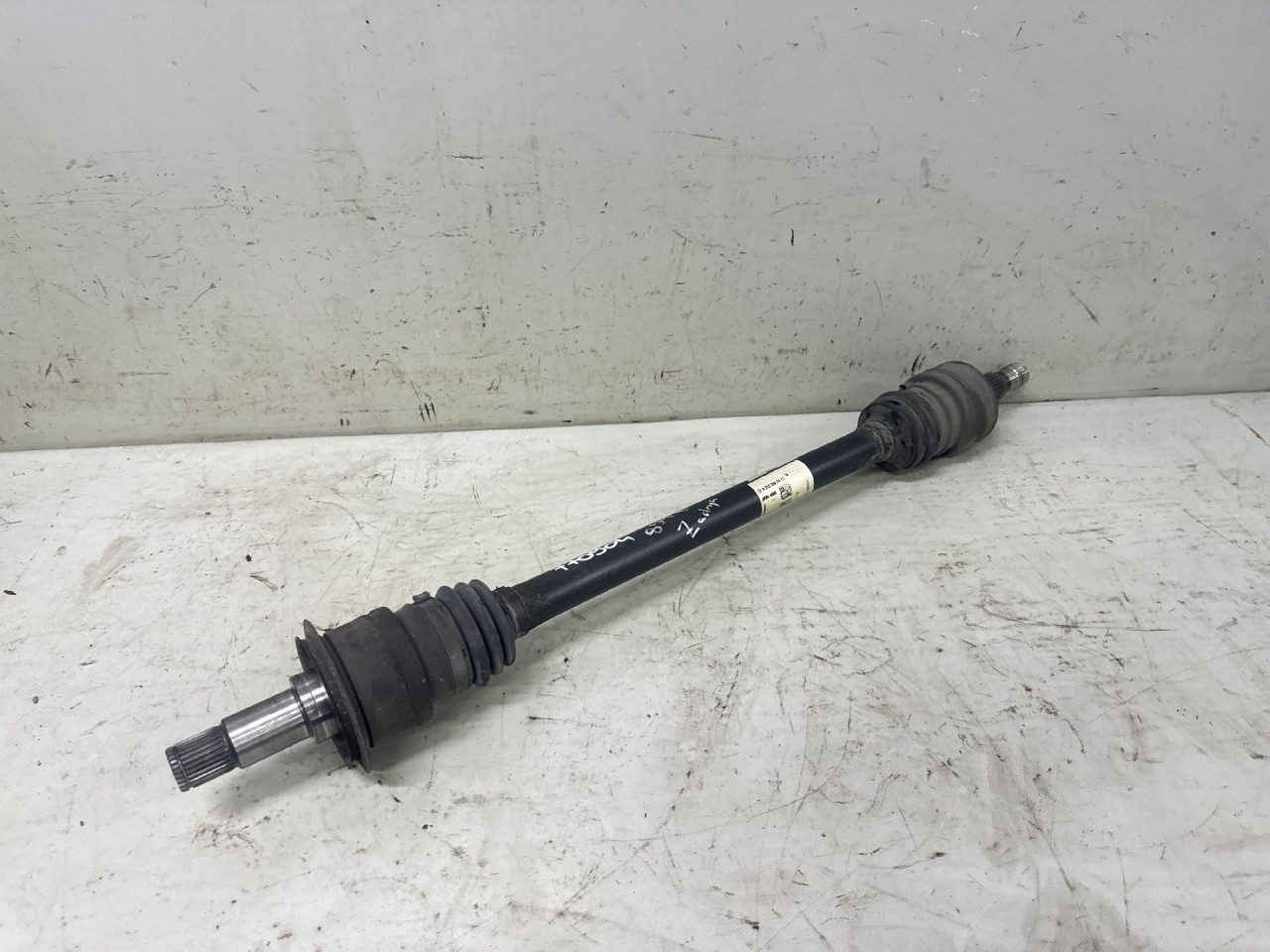 POLUOSOVINA MERCEDES GLC (X253) > 16- A2133502411