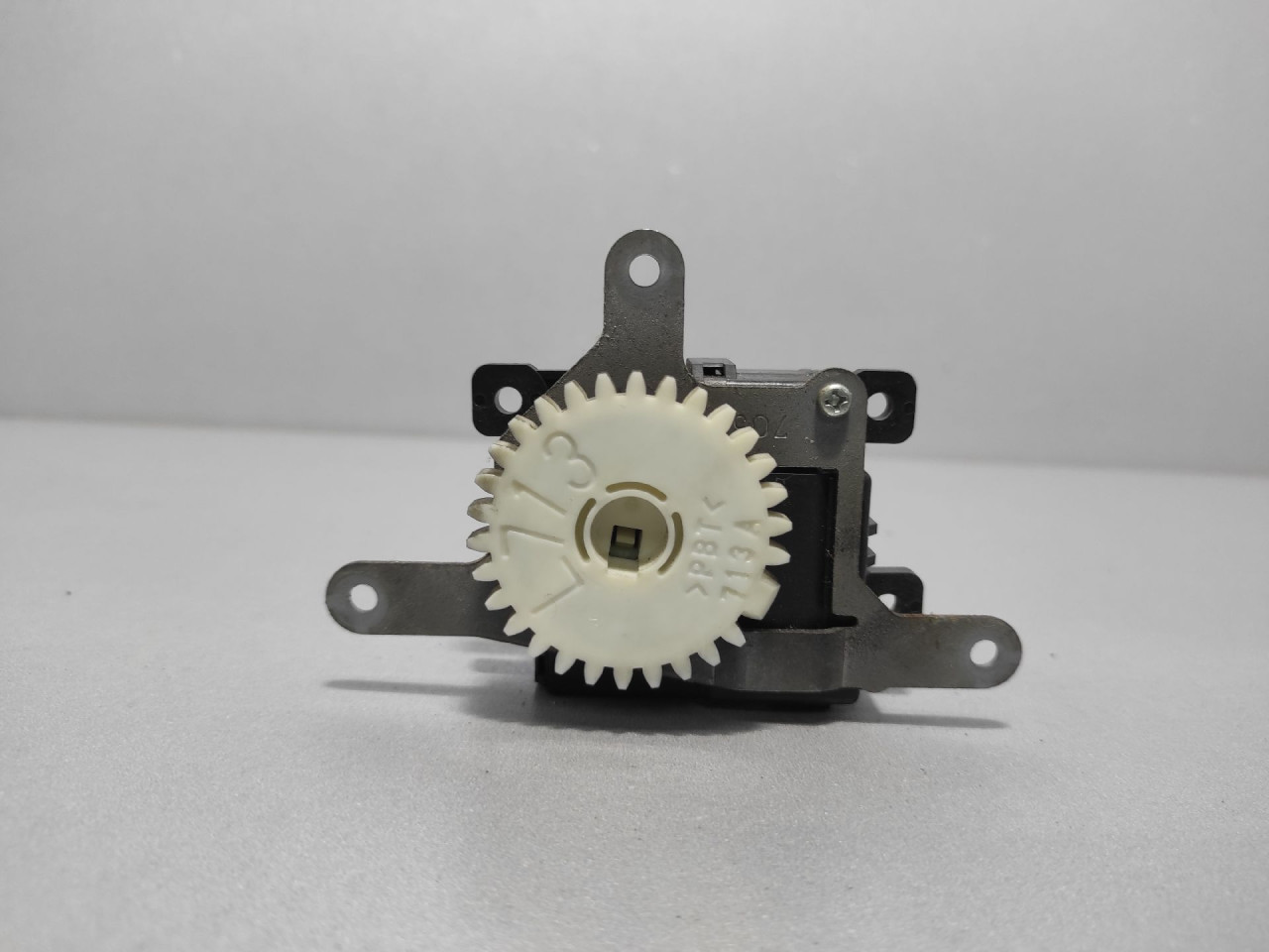 DIJELOVI MOTORIC KLAPNE TOYOTA COROLLA > 13-19 1.4 0638002160