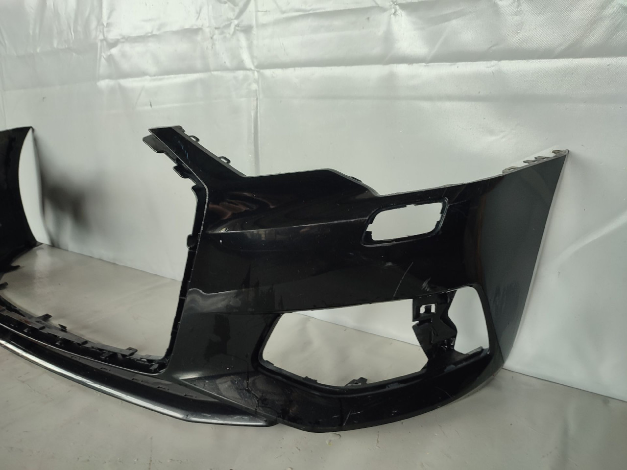 DIJELOVI BRANIK AUDI A6 4K > 18- 4K0807437