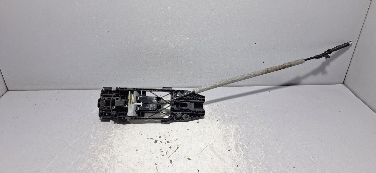 DIJELOVI RUCKA VRATA VW TIGUAN > 11-15 5N0839885H