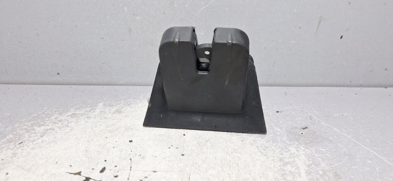 BRAVA GEPEKA AUDI A3 (8V1/8VA) > 12-16 8R0827505