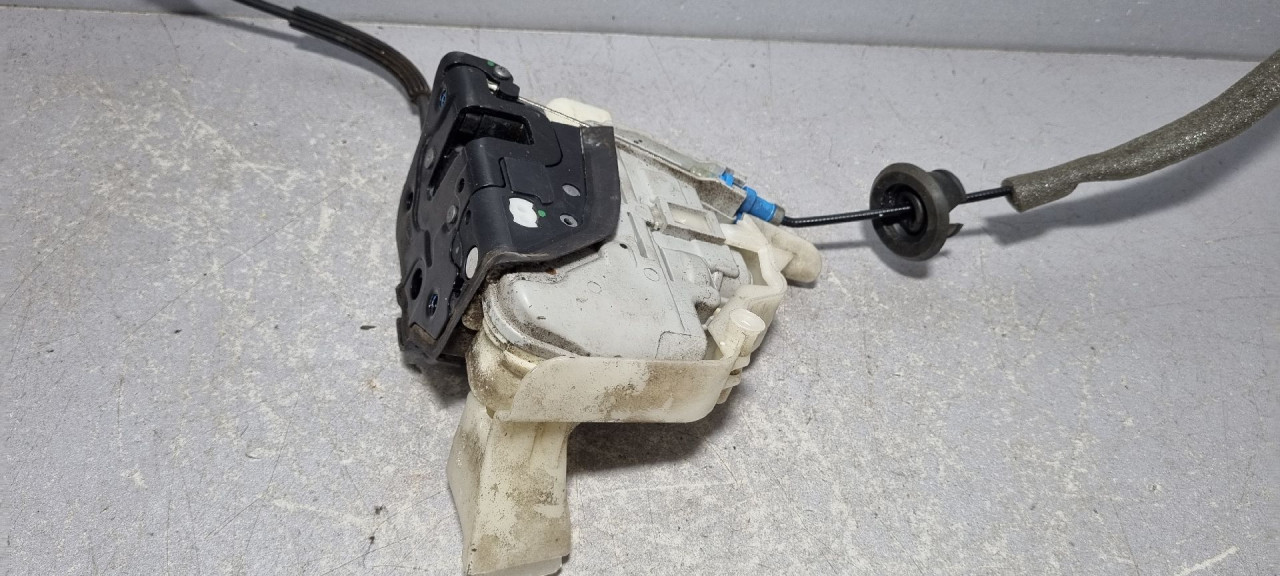 DIJELOVI BRAVA VRATA AUDI Q3 > 11-15 8J2837016A