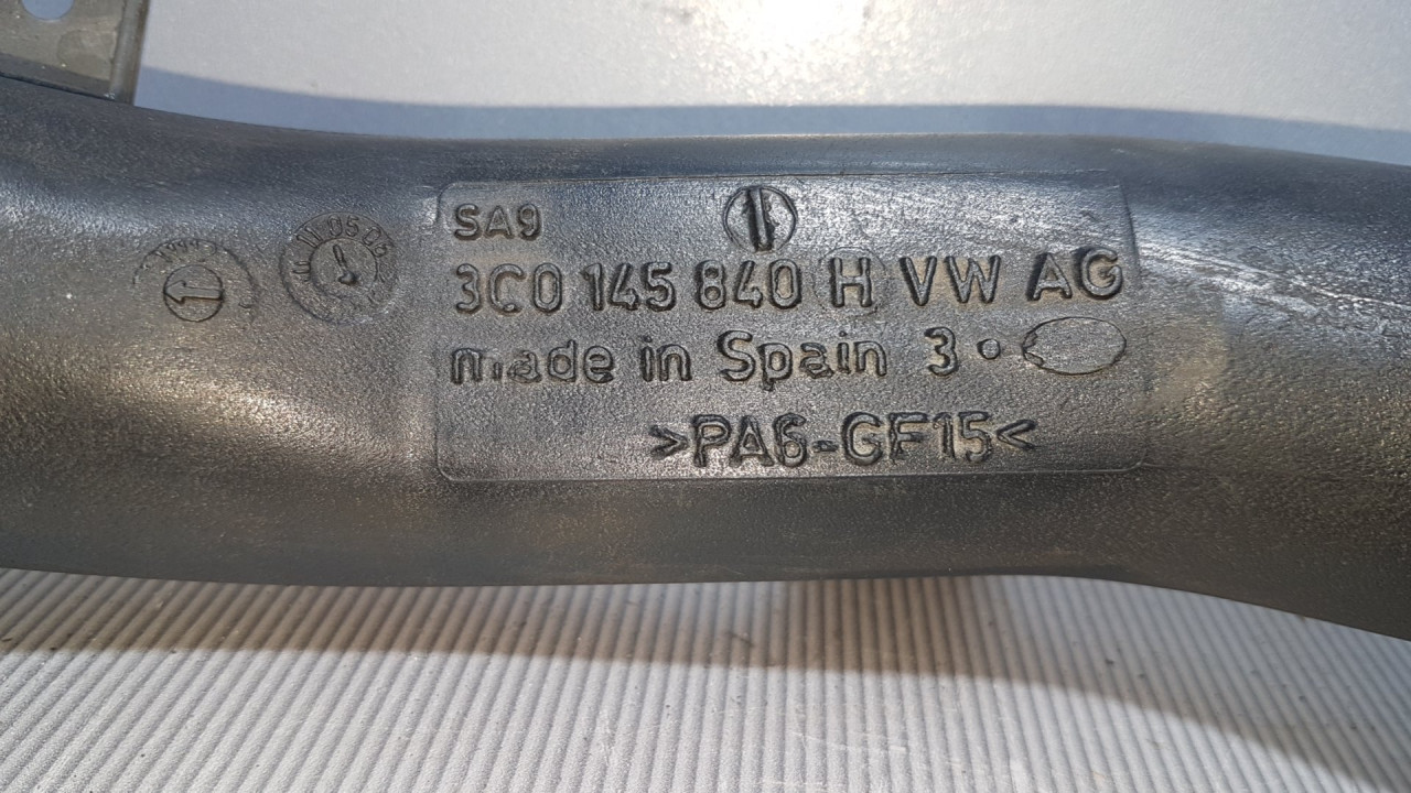 DIJELOVI CRIJEVO INTERKULERA VW CADDY > 03-10 3C0145840H