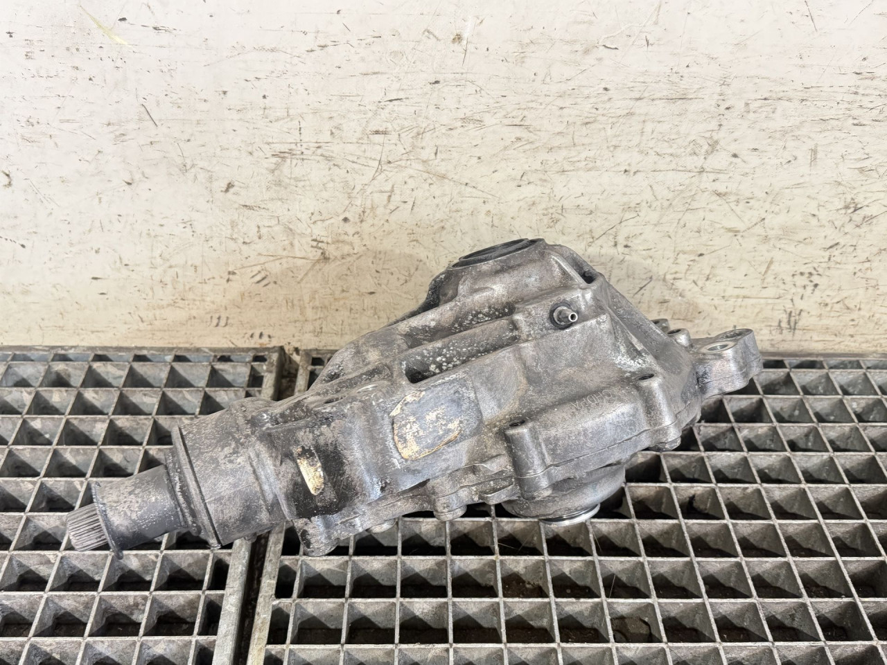 DIFERENCIJAL LAND ROVER RANGE ROVER VELAR (L560) > 17 - HK833017A