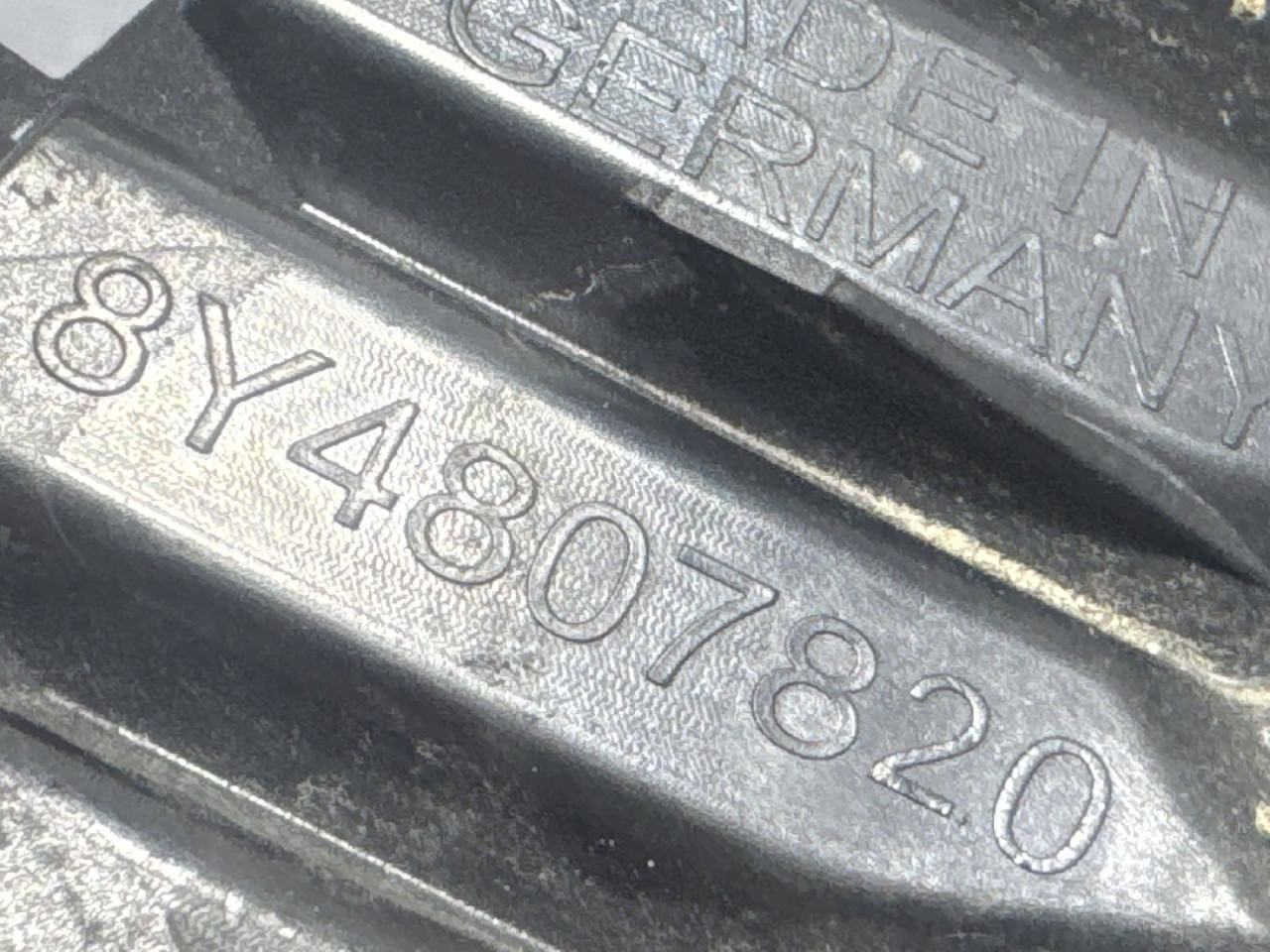 PLASTIKA BRANIKA AUDI A3 (8Y) > 20 -  8Y4807820