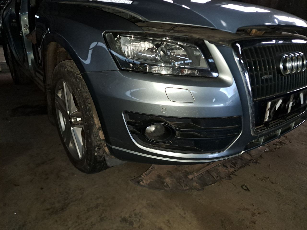 DIJELOVI BRANIK AUDI Q5 > 08-11