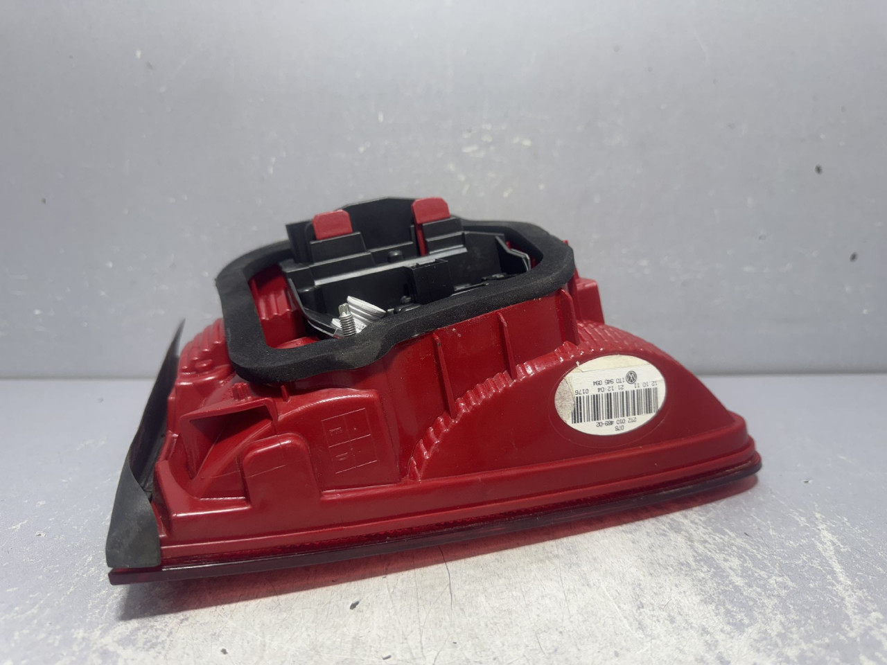 DIJELOVI STOP SVJETLO VW TOURAN > 10-15 1T0945094