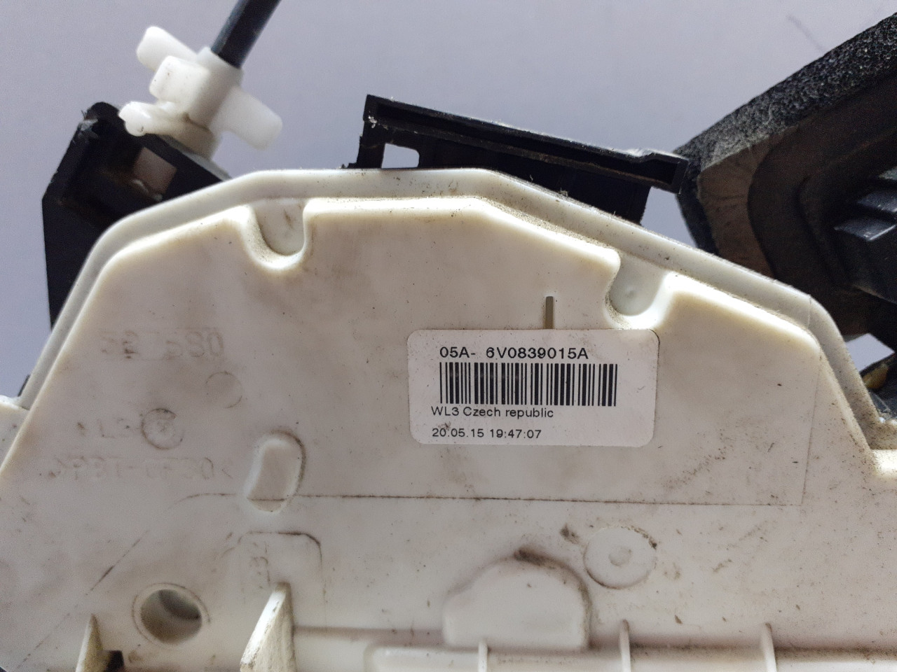 DIJELOVI BRAVA VRATA SKODA FABIA > 14- 6V0839015A