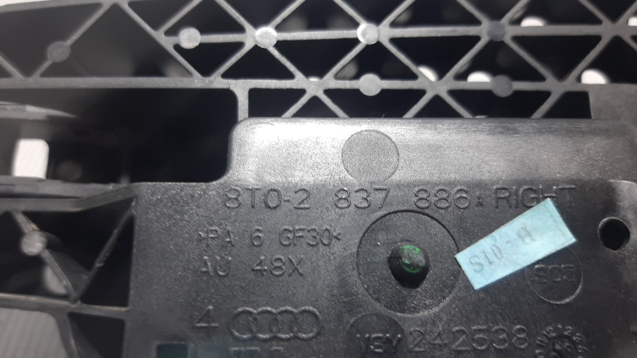 RUCKA VRATA AUDI A4 (B8) > 07-11 8T0837886A