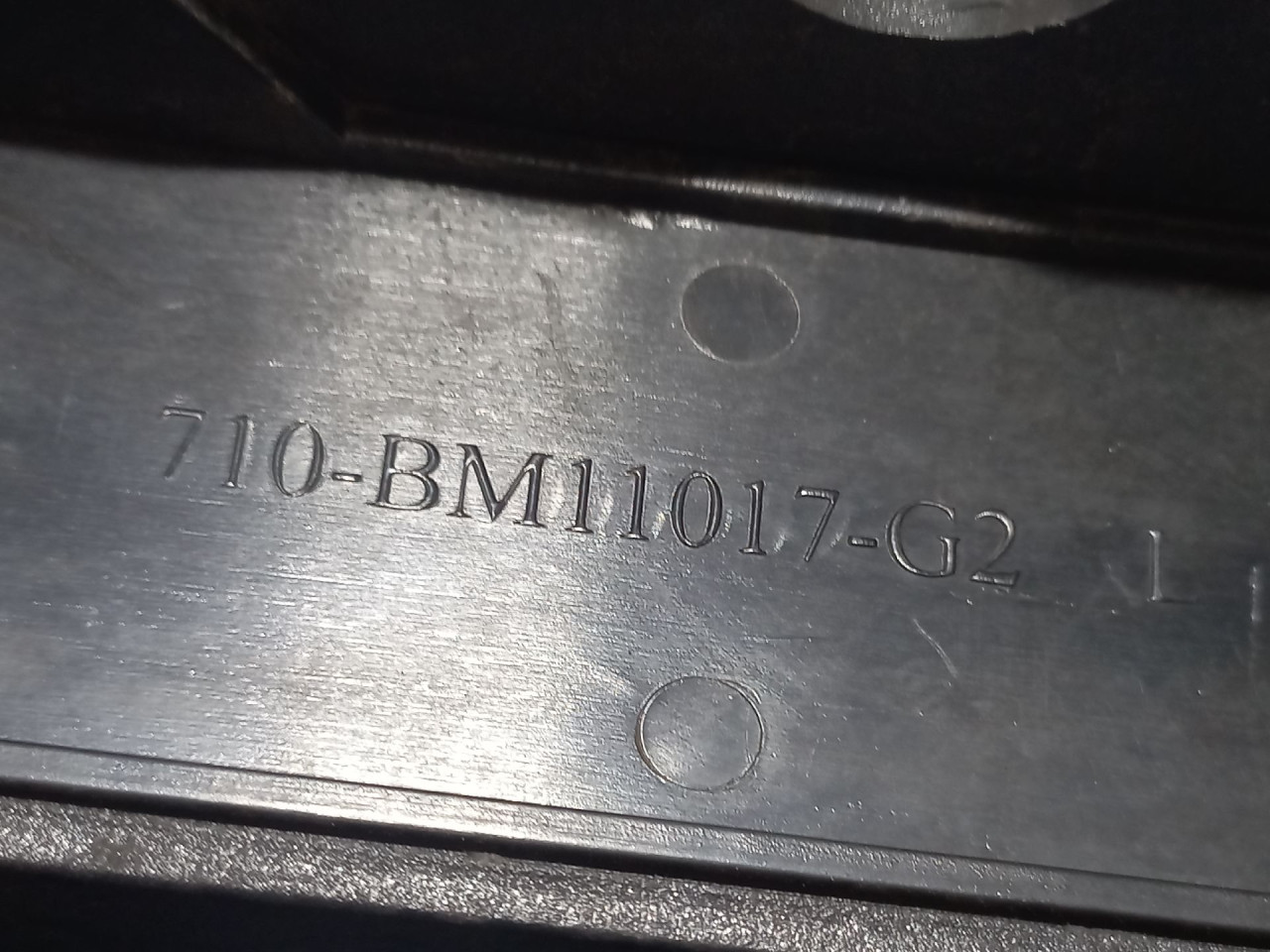 PLASTIKA BRANIKA BMW SERIJA 5 (E60/E61) > 03-07 710-BM1
