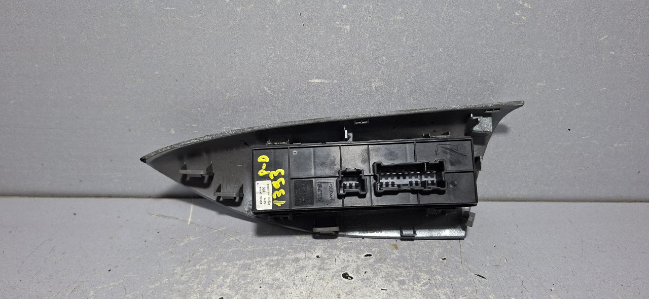 DIJELOVI PREKIDACI PROZORA NISSAN JUKE > 11-14 1.5 254011KK0A