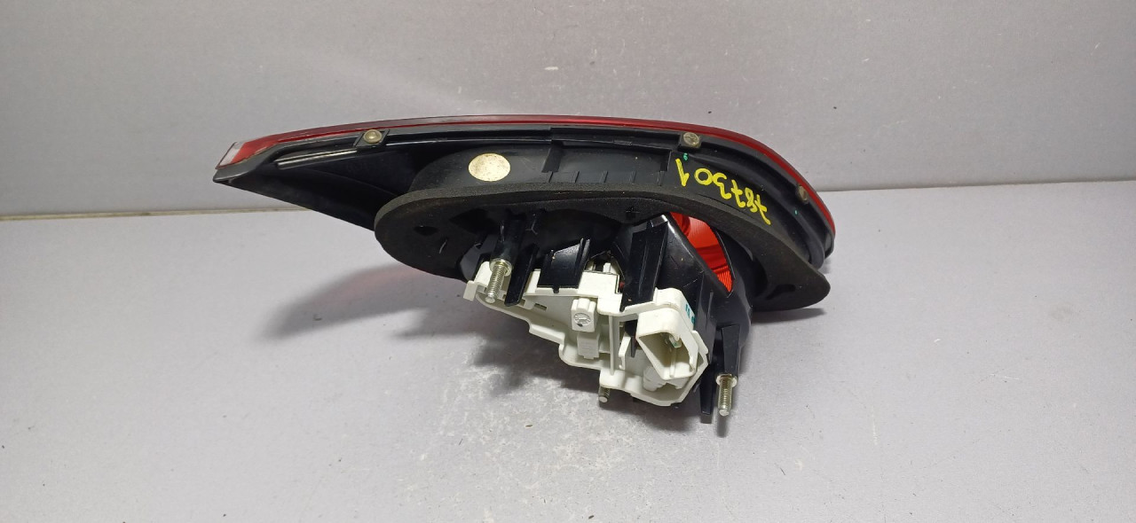 STOP SVJETLO VW PASSAT CC > 08-11 3C8945094F