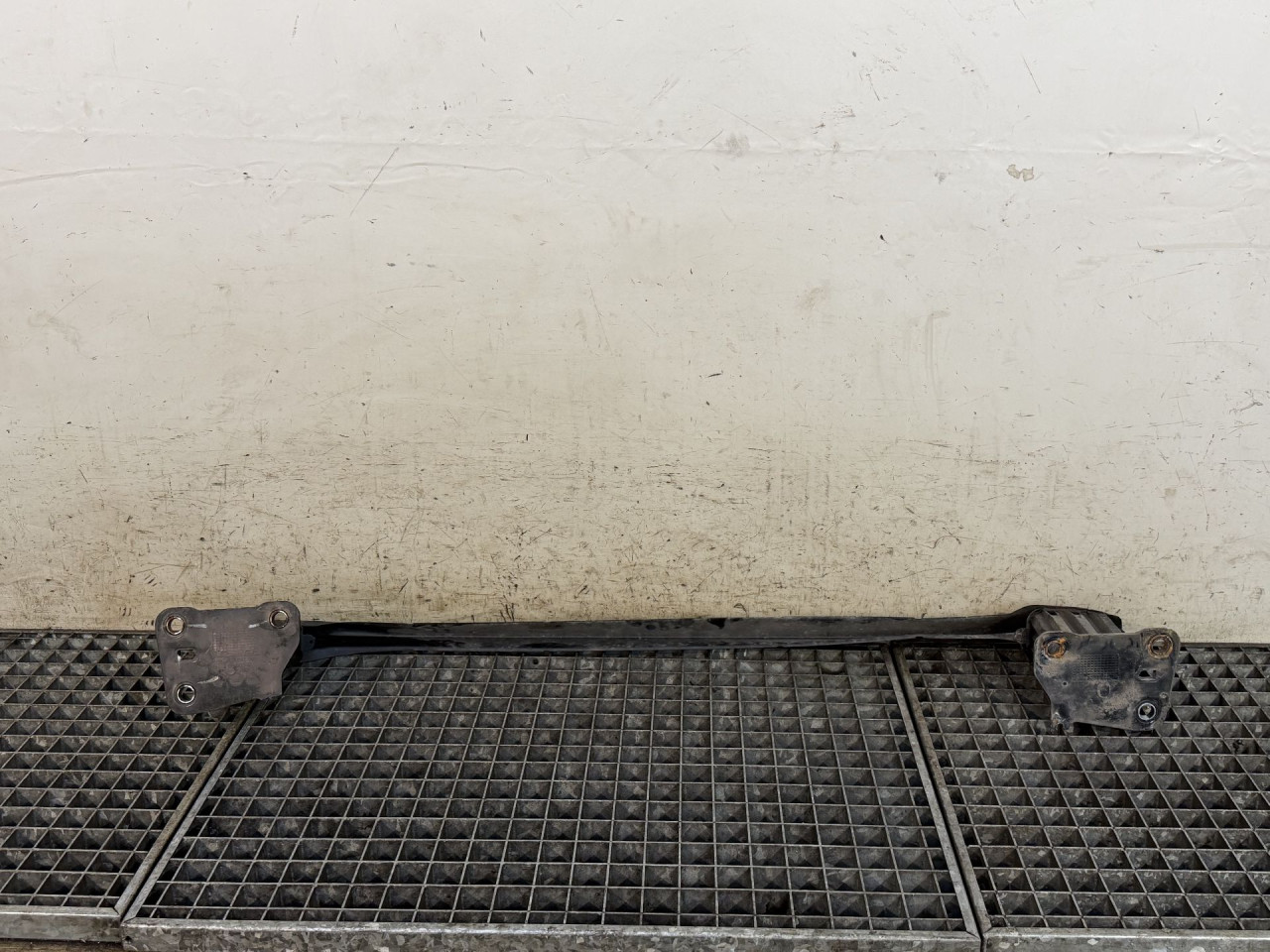 DIJELOVI POTPORA PREDNJEG BRANIKA FIAT 500L > 12-17 1.6 51906199