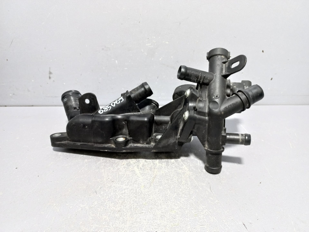 KUCISTE TERMOSTATA NISSAN QASHQAI > 14-17 110601073R