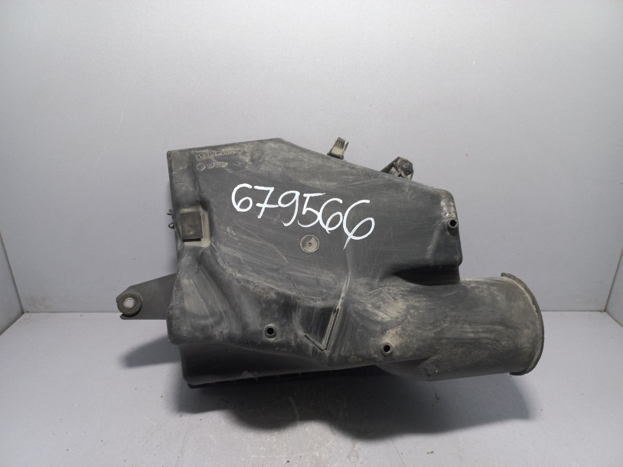 KUCISTE FILTERA ZRAKA BMW SERIJA 5 (E60/E61) > 03-07 77