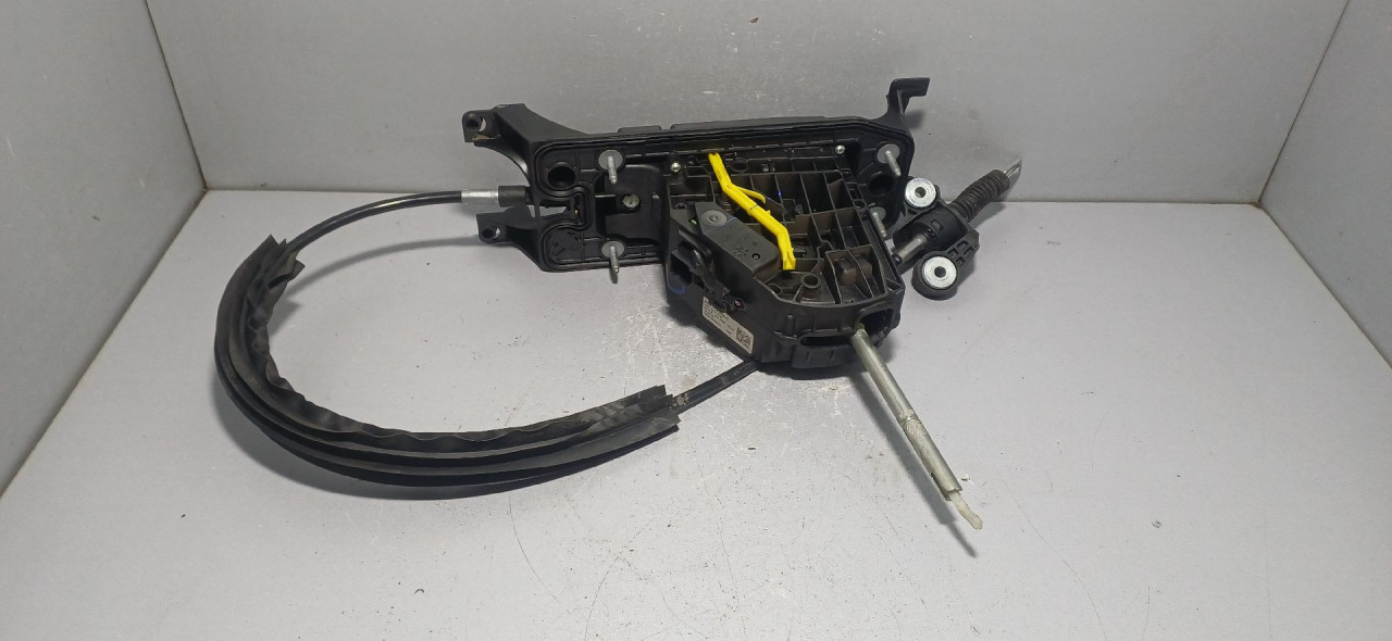 DIJELOVI SALTEBLA VW T-ROC > 17- 5Q0713025C