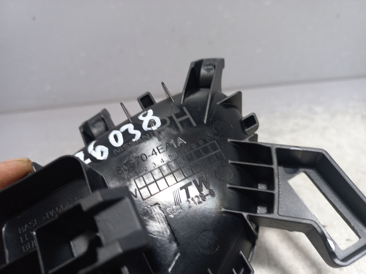 UNUTRASNJA RUCKA VRATA NISSAN QASHQAI > 18-21 806704EA1