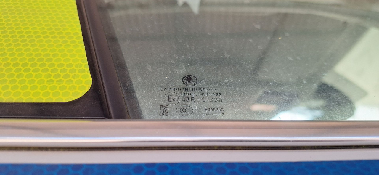 DIJELOVI STAKLO SKODA OCTAVIA > 19- 2.0