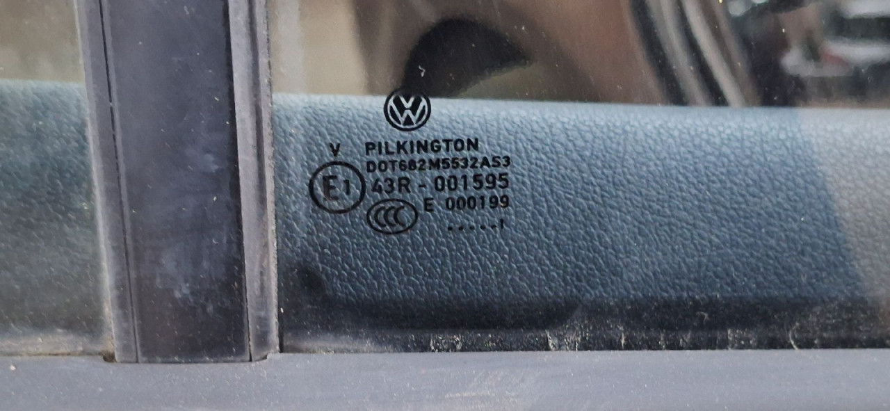 DIJELOVI STAKLO VW TOURAN > 10-15