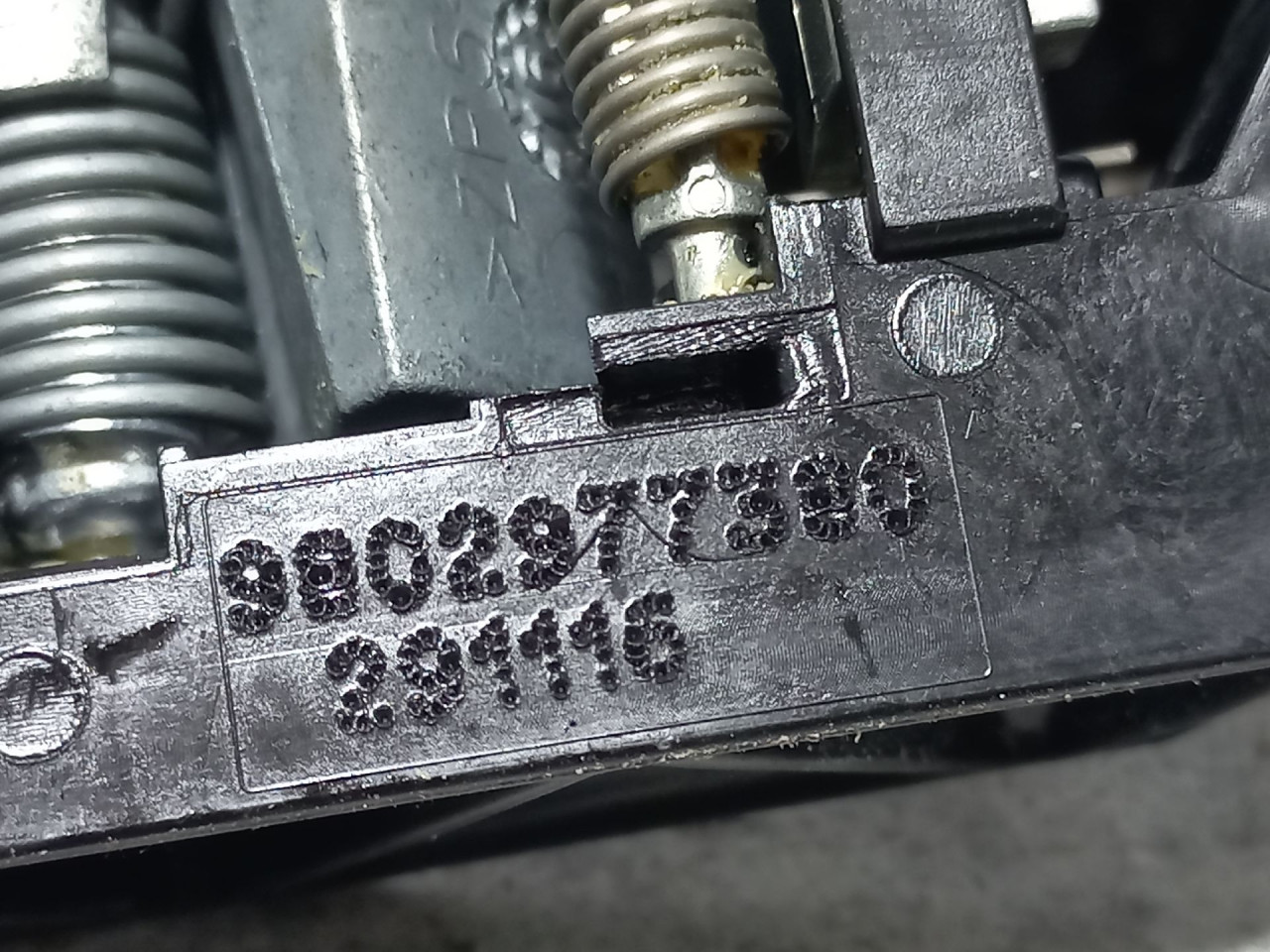 RUCKA VRATA PEUGEOT PARTNER > 15-18 9802977380