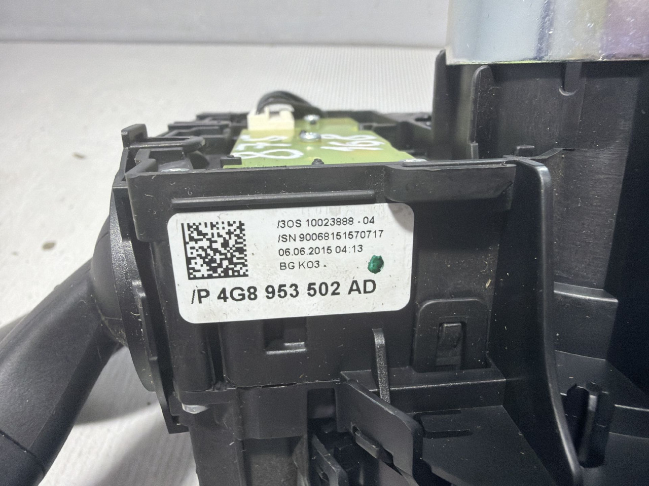 DIJELOVI RUCICE VOLANA AUDI Q5 > 12-16 2.0 4G8953502AD