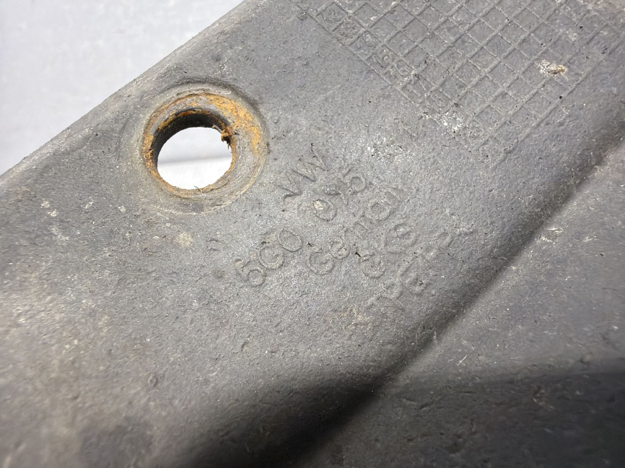 DIJELOVI PLASTIKA VW GOLF 7 > 12-16 2.0 5G0075