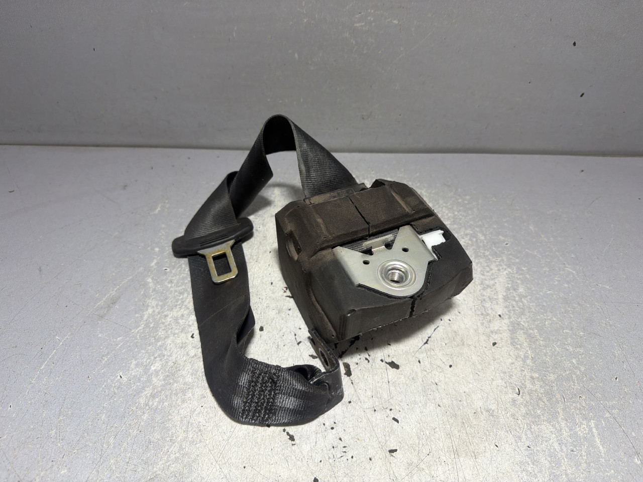 DIJELOVI POJAS VW PASSAT B7 > 10-14 1.6 3C9857806J